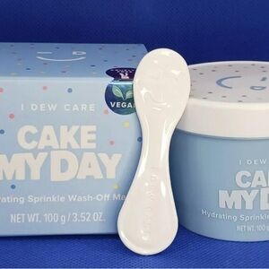 Cake My Day Hydrating Sprinkle Wash-Off Mask - Blue